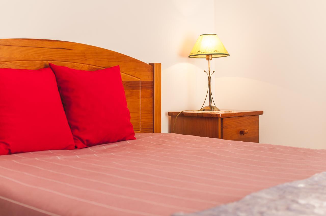 Rivers Nation Surf Camp Bed and Breakfast Atouguia Da Baleia Exteriör bild