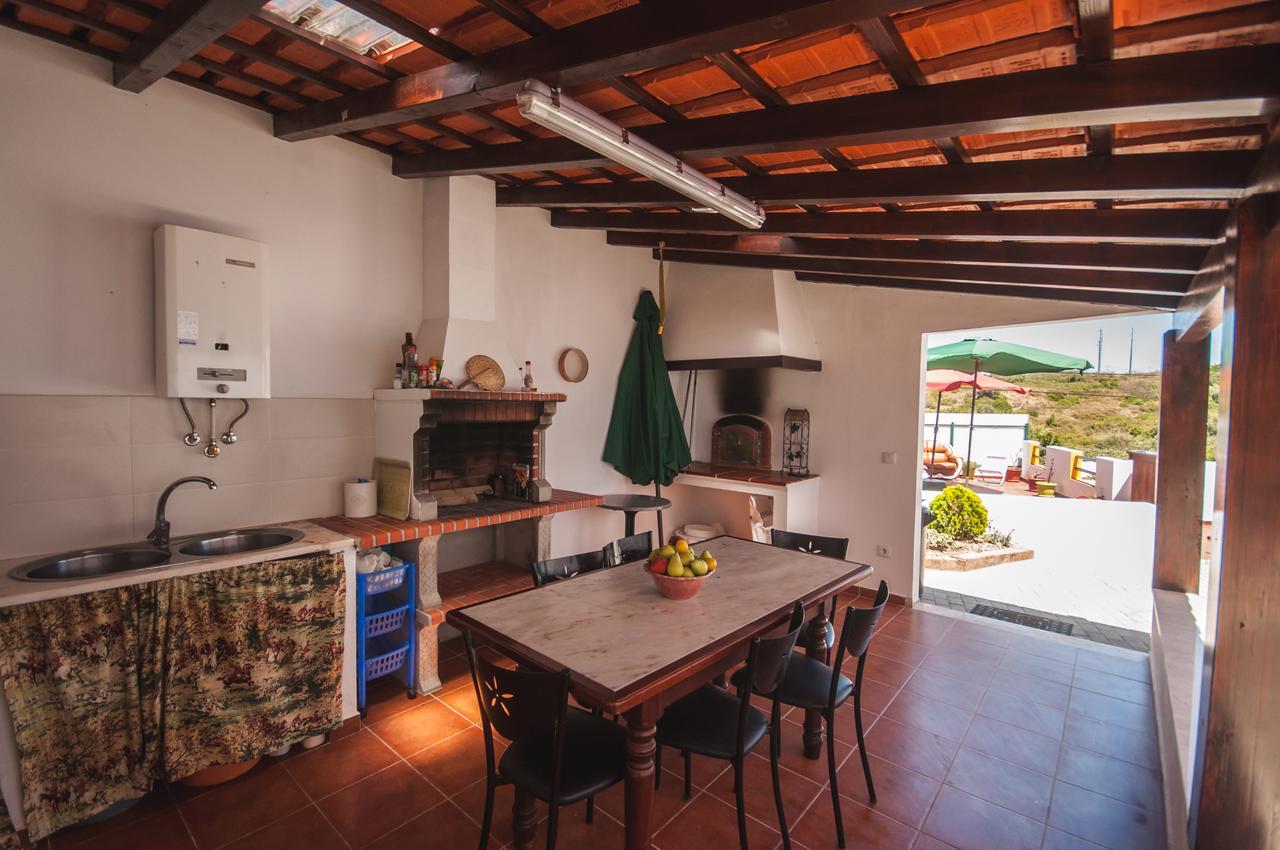 Rivers Nation Surf Camp Bed and Breakfast Atouguia Da Baleia Exteriör bild