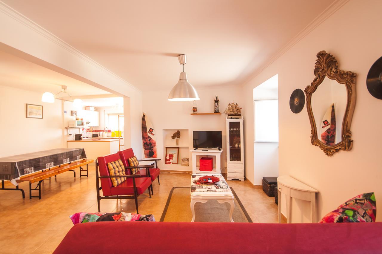 Rivers Nation Surf Camp Bed and Breakfast Atouguia Da Baleia Exteriör bild